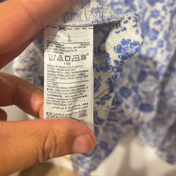 Old Navy Womens Blue White Floral Toile Smocked Tiered Midi Dress NWT Large - Picture 15 of 16